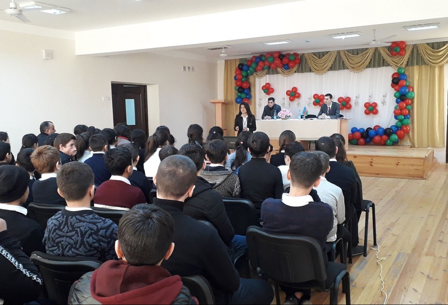 “Sağlam məktəbli” layihəsi çərçivəsində Bakı və Xaçmazda məktəblilərlə görüş keçirilib