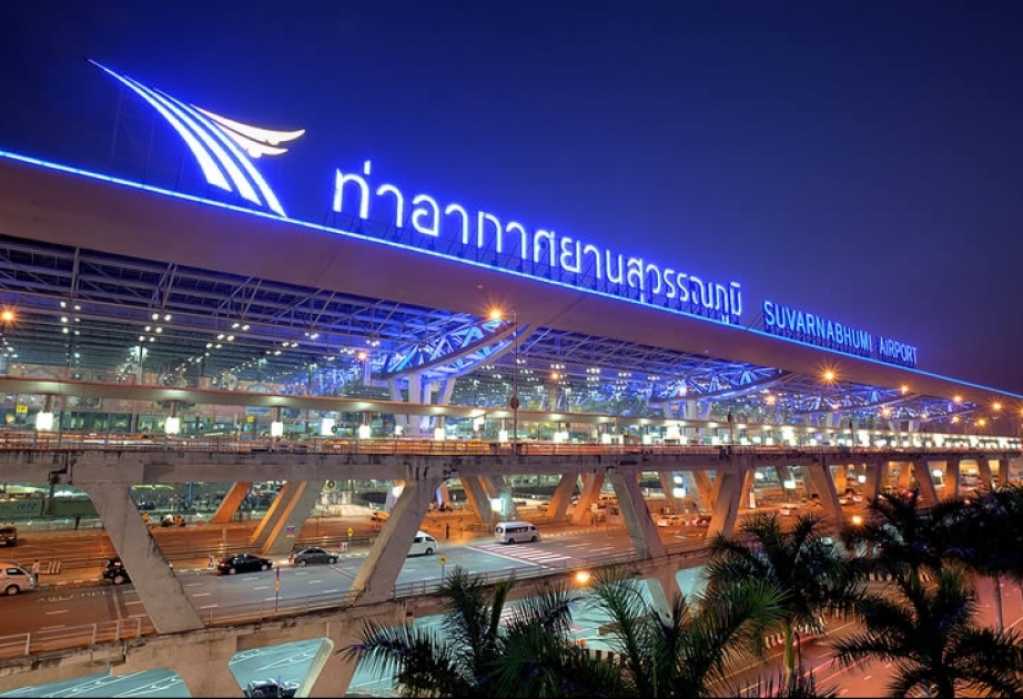 Banqkok aeroportunda uçuş gözləyən üç minə yaxın sərnişin qalıb