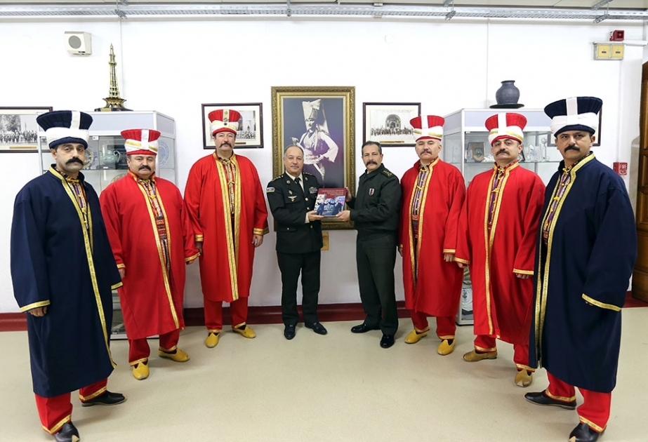 İstanbulda “Azərbaycan-Türkiyə: Qardaşlığın təntənəsi” adlı kitab-albomun təqdimatı olub