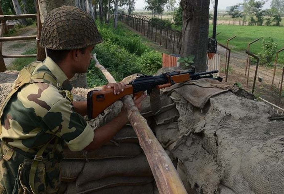 Hindistanla sərhəddə atışmalarda Pakistan ordusunun iki əsgəri həlak olub