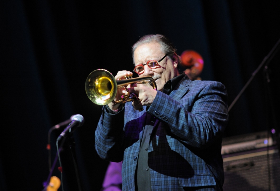 Tanınmış caz ifaçısı Arturo Sandoval Bakı səhnəsində