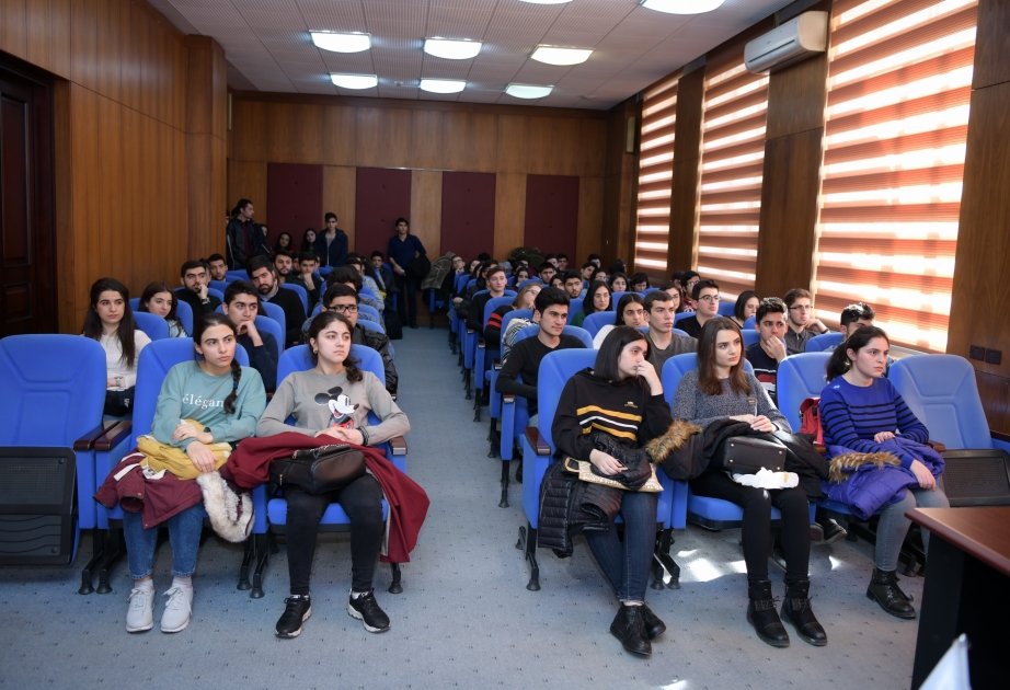“EMİNERA” şirkətinin nümayəndələri tələbələr üçün təlim keçiblər