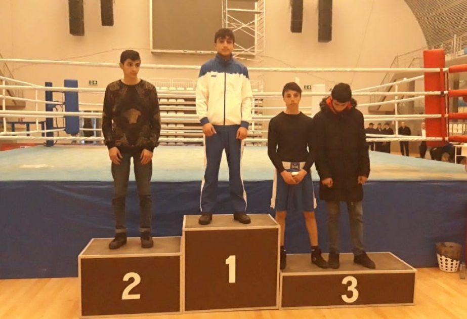 Qəsəbə boksçuları Azərbaycan birinciliyində üç medal qazanıblar