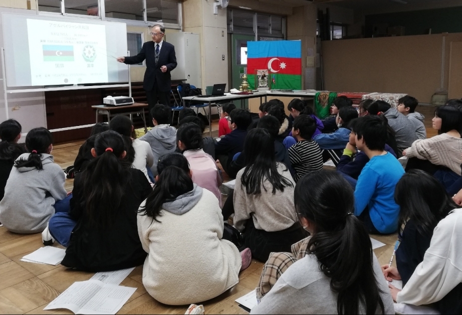 Azərbaycan haqqında təqdimat Haciyogi məktəbliləri tərəfindən maraqla qarşılanıb VİDEO