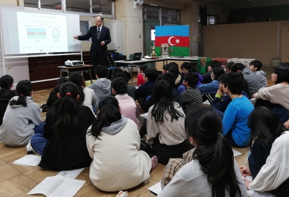 Presentation on Azerbaijan arouses interest among Japanese students