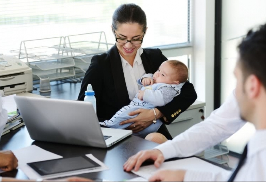 57 процентов испанских женщин уволились с работы из-за материнства