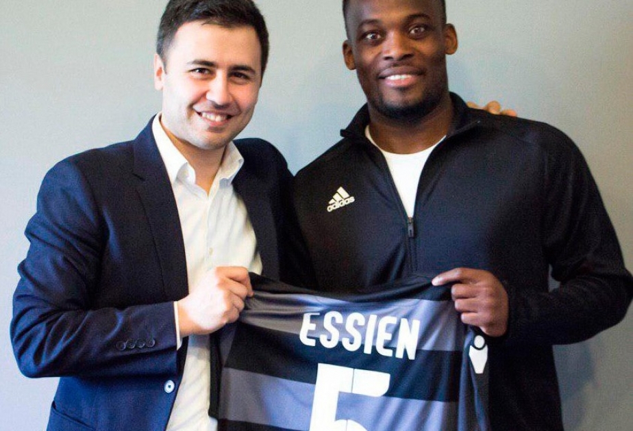 Maykl Essien “Bayıl Arena”da olub