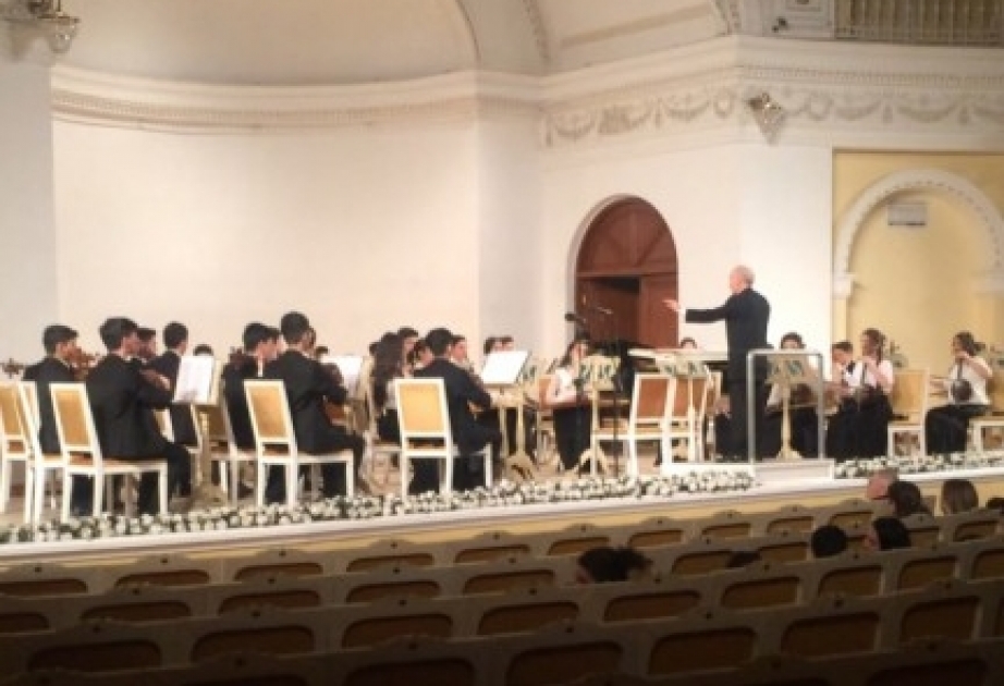 Uşaq-Gənclər Xalq Çalğı Alətləri Orkestri konsert verib