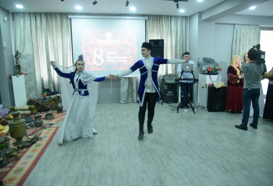 “Leyla Xəzəri” rəsm qalereyasında növbəti tədbir qadınlara həsr edilib