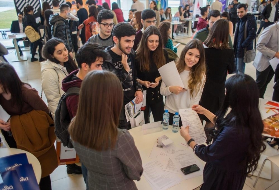 ®  “Bakcell” ADA Universitetində keçirilmiş karyera yarmarkasına qatılıb