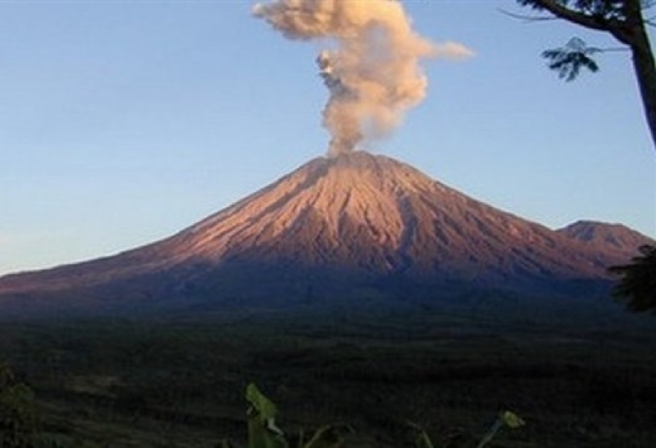 İndoneziyadakı Merapi vulkanı yenidən püskürməyə başlayıb