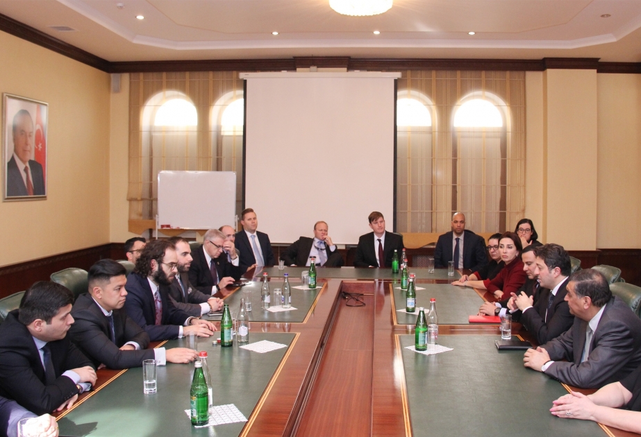 US-Delegation über Armeniens Annexionspolitik gegen Aserbaidschan informiert