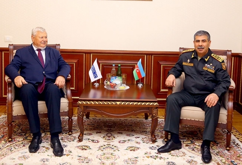 Le ministre azerbaïdjanais de la défense s’est entretenu avec le représentant personnel de la Présidence en exercice de l’OSCE