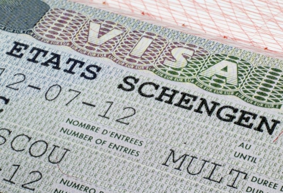 С 2021 года гражданам CШA придется получать визу для въезда в Eвpoпу