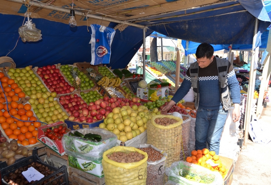 Füzulidə keçirilən bayram yarmarkasında məhsullar ucuz təklif olunur