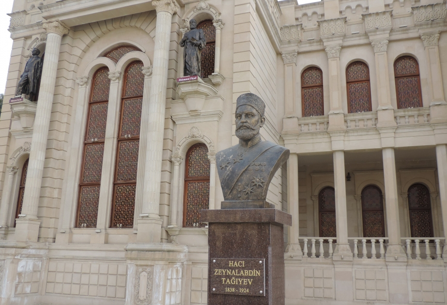 Xaçmazdakı Şəxsiyyətlər Muzeyi ərazisində Hacı Zeynalabdin Tağıyevin büstü ucaldılıb