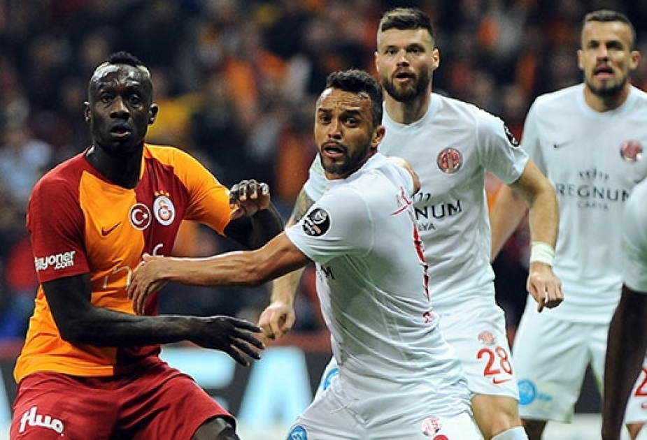 Türkiyə Superliqası: “Qalatasaray” doğma meydanda “Antalyaspor”u darmadağın edib