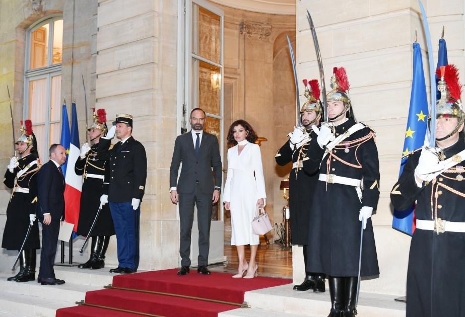 Erste Vizepräsidentin Aserbaidschans Mehriban Aliyeva trifft Frankreichs Premier Edouard Philippe