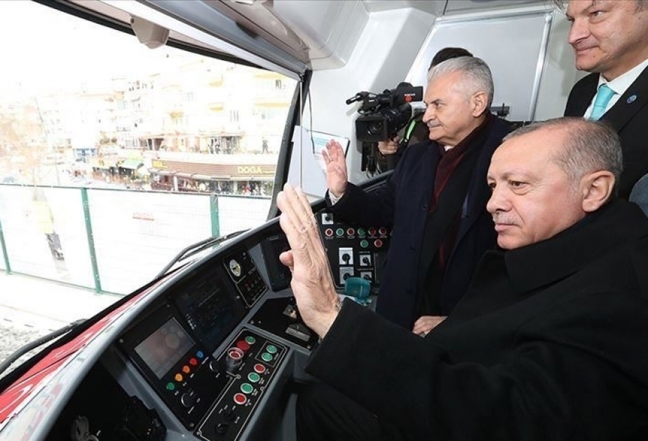 Turkey: Commuter train line along Sea of Marmara opens