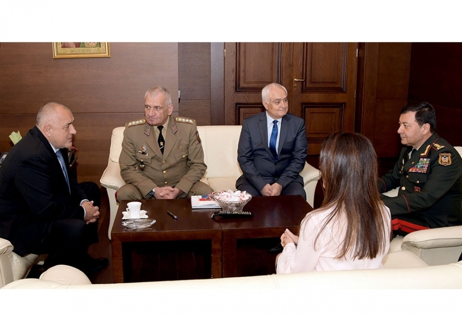 阿塞拜疆武装部队总参谋长会见保加利亚总理