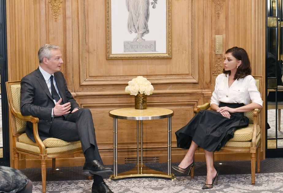 Paris: Erste Vizepräsidentin Aserbaidschans Mehriban Aliyeva trifft Frankreichs Wirtschafts- und Finanzminister