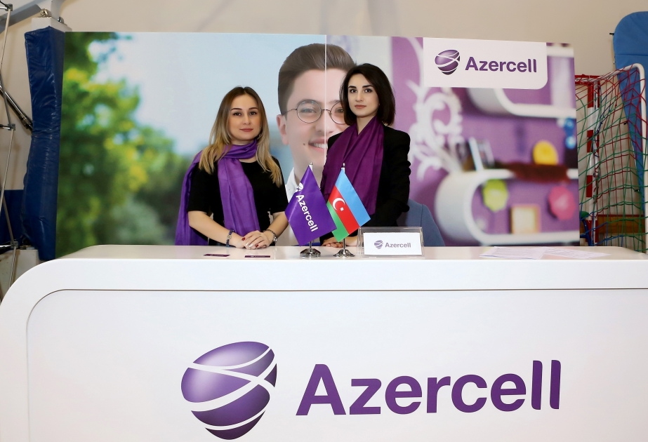 ®  Azercell assists students to build successful career
