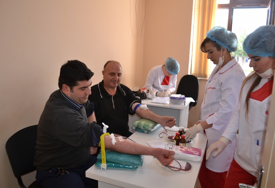 Bərdədə məcburi köçkünlər qanbağışlama aksiyasında iştirak ediblər