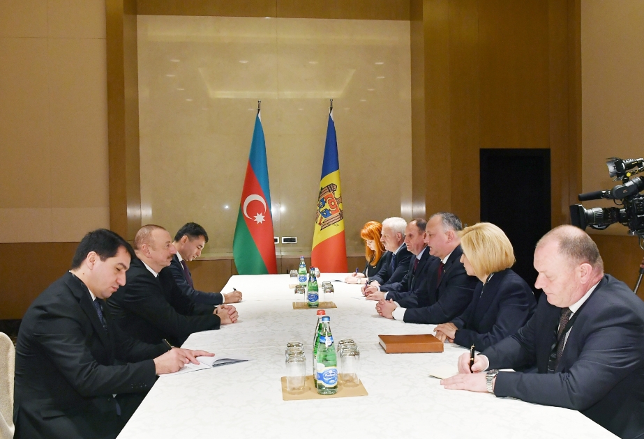 Prezident İlham Əliyev Moldova Prezidenti İqor Dodon ilə görüşüb VİDEO