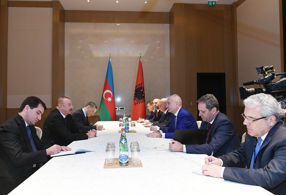 Präsident Ilham Aliyev trifft seinen albanischen Amtskollegen VIDEO