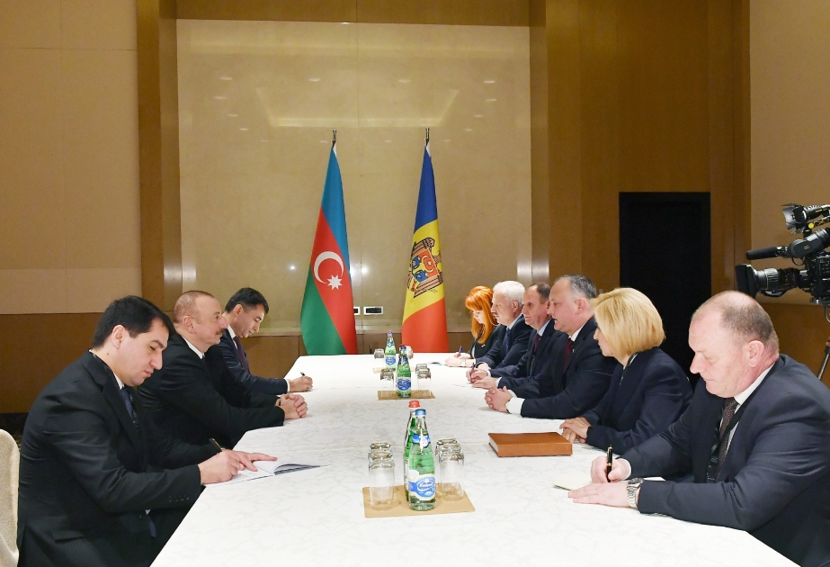 Präsident Ilham Aliyev trifft sich mit seinem moldauischen Amtskollegen Igor Dodon VIDEO