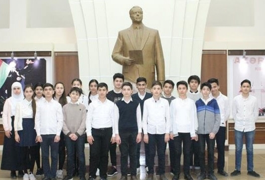 Şagirdlər Yasamal rayon Heydər Əliyev Mərkəzi ilə tanış olublar
