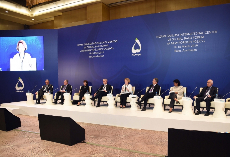 VII Qlobal Bakı Forumunun üçüncü panel iclası: “Bu, qloballaşmanın sonudurmu?” VİDEO