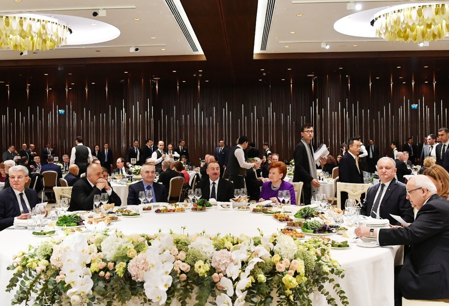 Se ofrece la recepción para los participantes del 7º Foro Global de Bakú