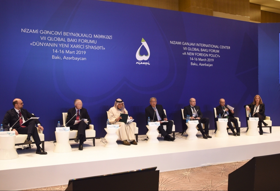 VII Qlobal Bakı Forumu çərçivəsində “Yaxın Şərqdə sülh və təhlükəsizlik” mövzusunda panel iclas keçirilib