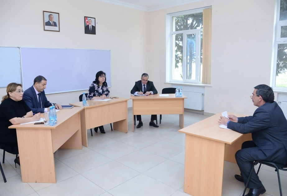 İki rayon üzrə müəllim və valideynlərin müraciətləri dinlənilib