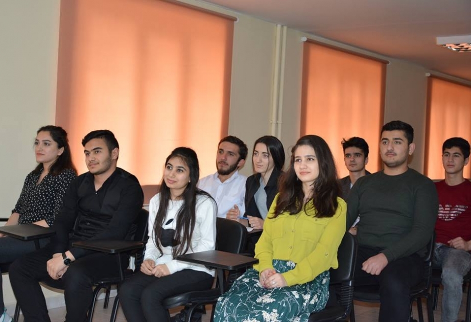 İlahiyyat İnstitutunun tələbələri asudə vaxtlarını səmərəli keçirirlər