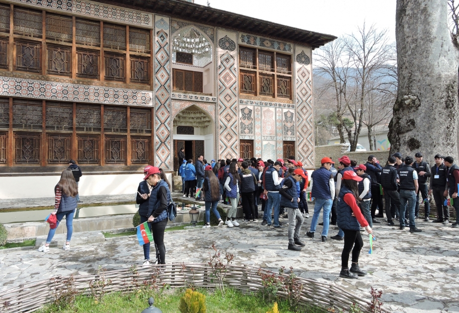 Древний и современный Шеки принял первых участников тур-акции