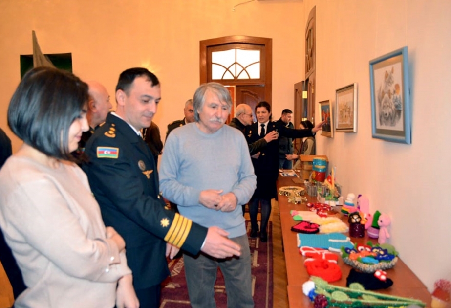 Mərkəzi Zabitlər Evində vətənpərvərlik mövzusunda sərgi keçirilib