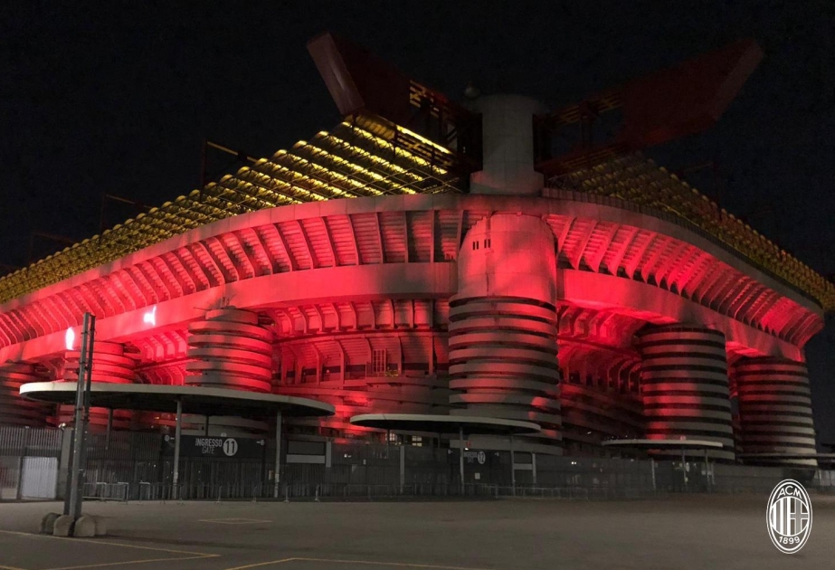 Bu gün futbol üzrə İtaliya çempionatında Milan derbisi oynanılacaq