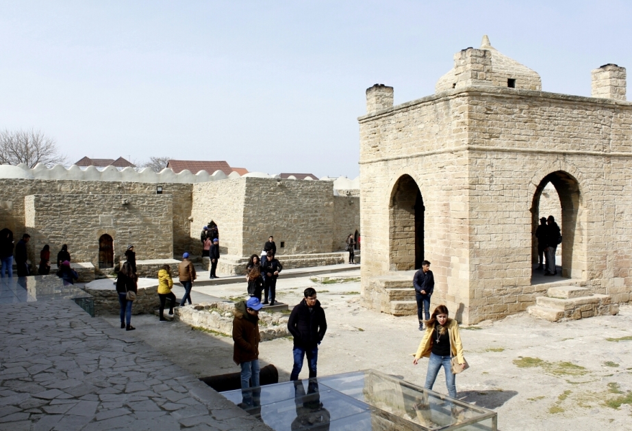 Naxçıvanlı şagirdlər “Atəşgah məbədi”ndən xoş təəssüratla ayrılıb