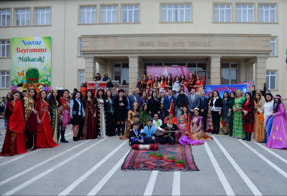 Təhsil müəssisəsində bayram tədbiri keçirilib