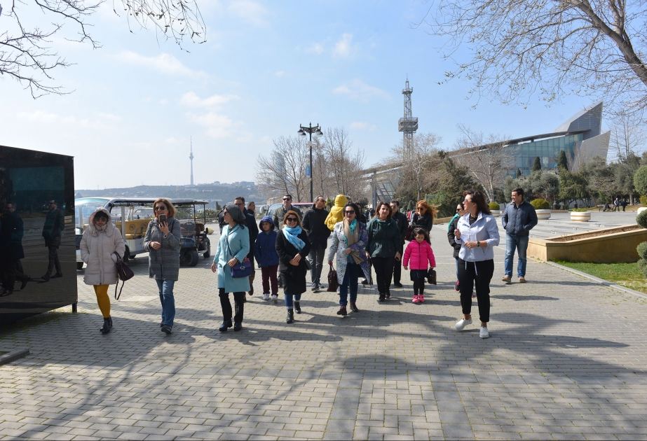 Bakı bulvarı ilə tanışlıq Azərbaycan jurnalistlərində böyük maraq doğurub