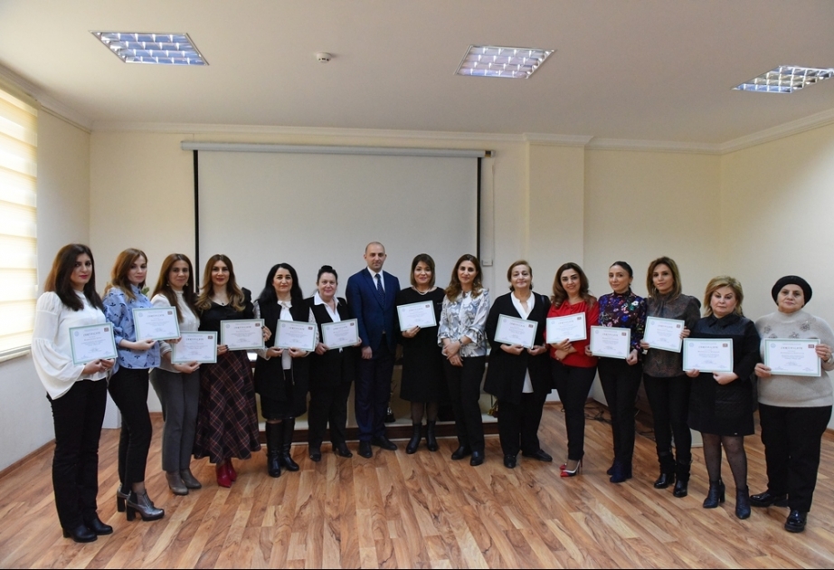 Müəllimlərə Dil və Tərcümə Xidmətləri Mərkəzinin sertifikatları təqdim edilib
