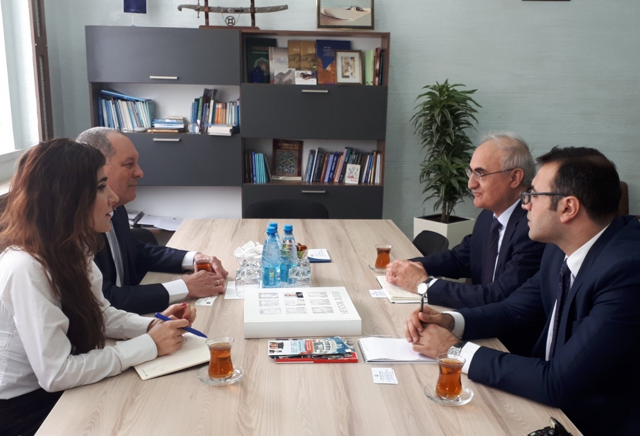 Alfredo Nieves Portuondo y Ilham Madatov buscan las vías de impulsar los vínculos entre las universidades de Cuba y Azerbaiyán