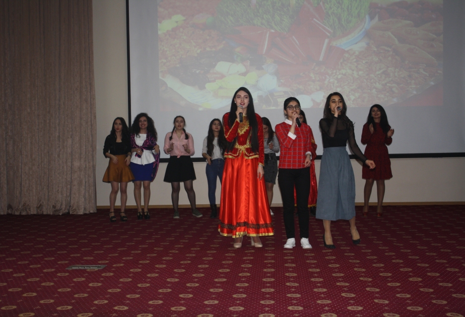 BSU-da ingilis dilində Novruz bayramına həsr olunmuş səhnəciklər göstərilib