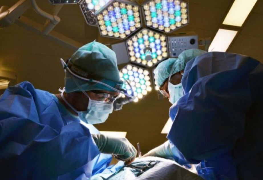 В Китае впервые проведена операция на мозге хирургом, который работал по телефону
