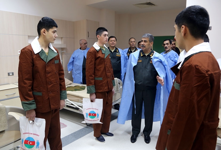 Müdafiə Nazirliyinin rəhbərliyi Novruz bayramı münasibətilə hərbi hospitalda olub