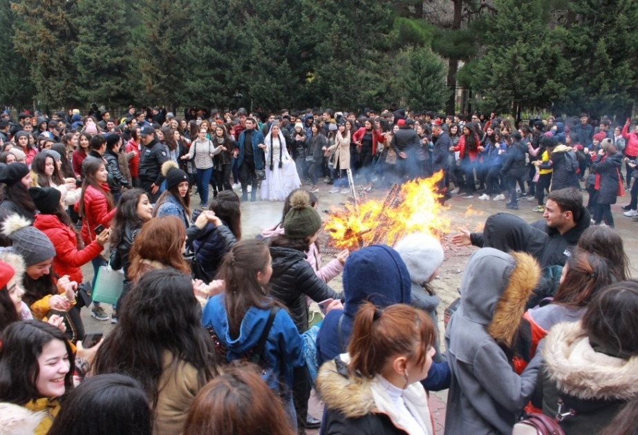 Paytaxtımızda Novruz bayramı böyük təntənə ilə qeyd edilir