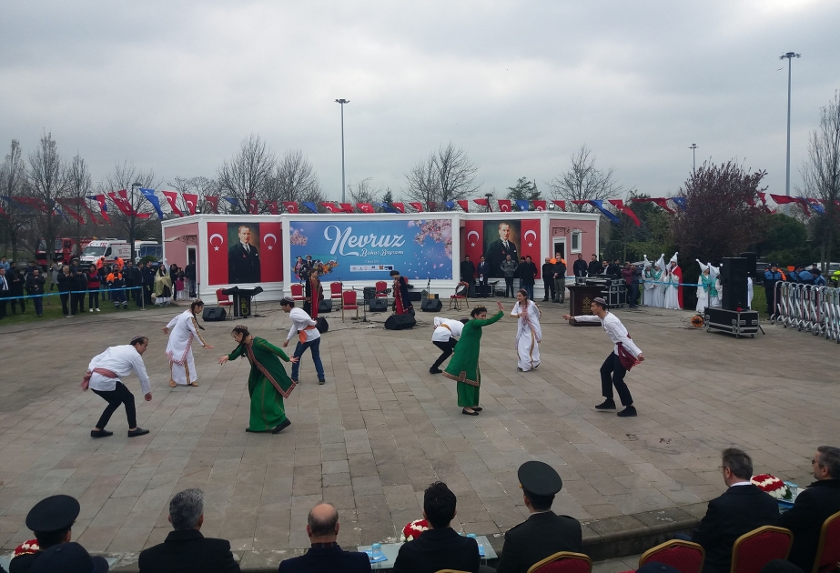 İstanbulda türk xalqlarının təmsil olunduğu Novruz şənliyi keçirilib
