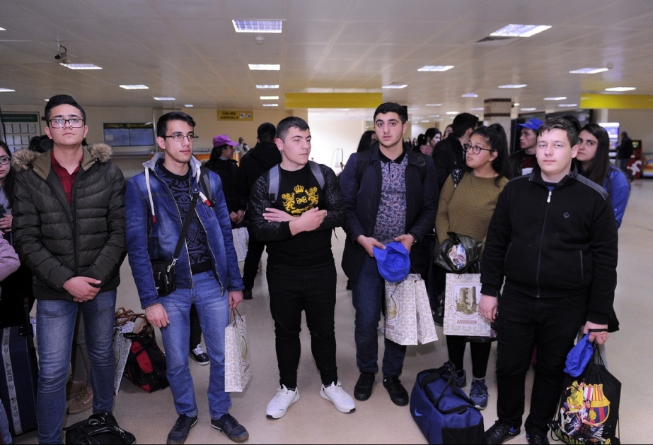 “Ölkəmizi tanıyaq” tur-aksiyası çərçivəsində Bakı ilə tanış olan naxçıvanlı şagirdlər geri dönüblər